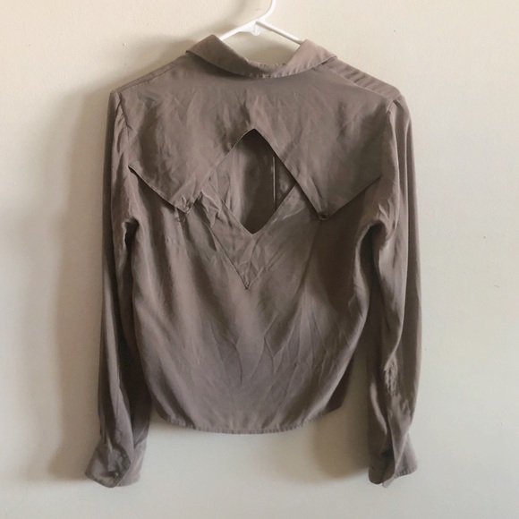3/$12 In God We Trust 100% Silk Button Down Long Sleeve Blouse - Picture 2 of 5